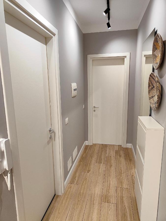 Апартаменти Modern Style 2Br-Apt - 10Min To Skanderbeg Square Тирана Екстер'єр фото